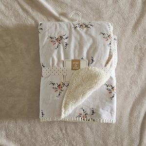 NWT Sherpa baby blanket